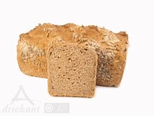 biologisch-volkoren-desem-speltbrood-met-zonnebloempitten-driekant