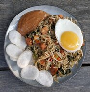 biologische-noodles-goreng-tofu